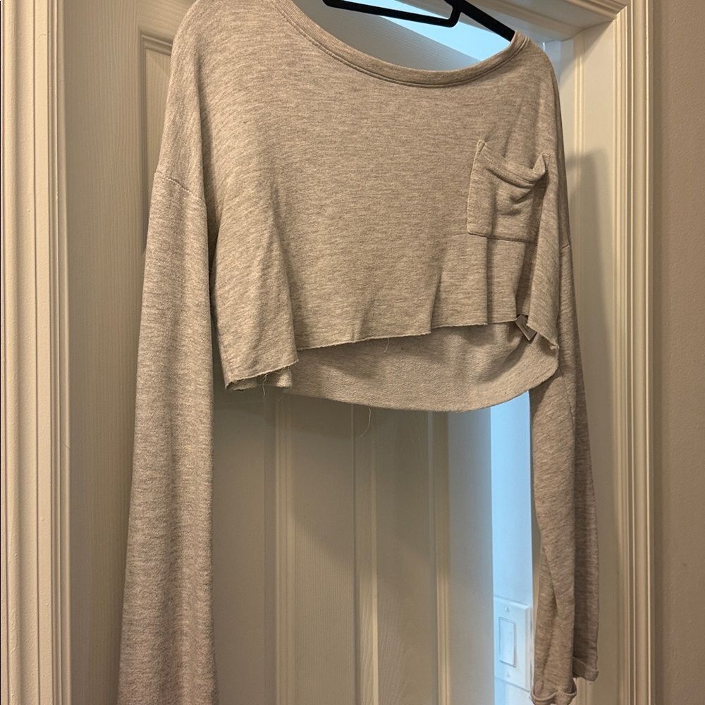 Gray Cropped Long Sleeve Top Relaxed Fit Size Large CROPPED Sweater Lightweight